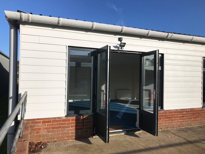 The Long Barn, Norton Farm, Selborne Rd, Alton à louer - Photo du bâtiment - Image 3 de 5