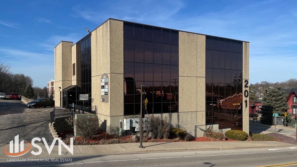 201 Houston St, Batavia, IL à louer - Photo du bâtiment - Image 2 de 7