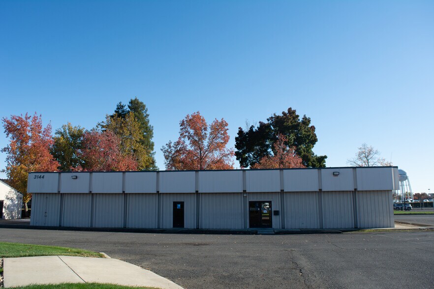 3144 Palm St, Mcclellan, CA à louer - Photo du bâtiment - Image 1 de 7