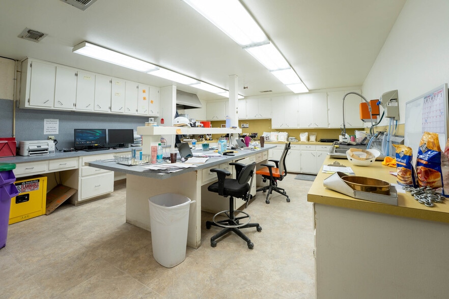 225 Lawton Ave, Hereford, TX for sale - Building Photo - Image 3 of 77