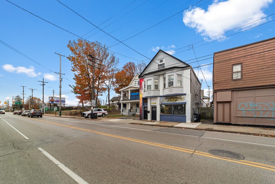 5915 Denison Ave, Cleveland, OH à vendre - Photo du bâtiment - Image 2 de 47