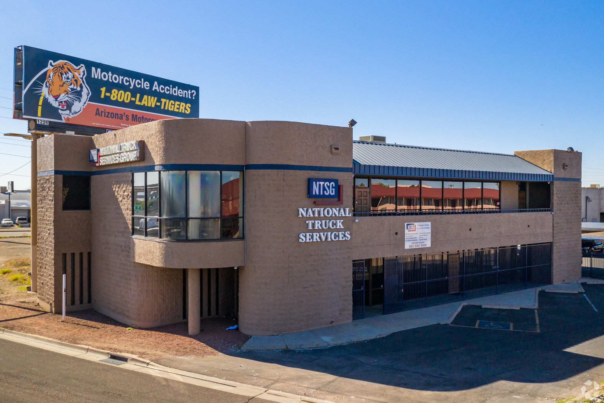 1622 N Black Canyon Fwy, Phoenix, AZ for sale Building Photo- Image 1 of 5