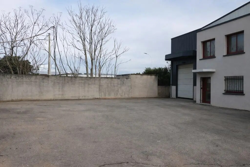 103 Rue De L'Industrie, Saint-Priest for lease Building Photo- Image 1 of 6