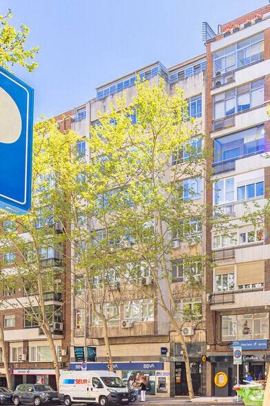 Calle de Ríos Rosas, 44, Madrid, Madrid for lease - Building Photo - Image 2 of 2