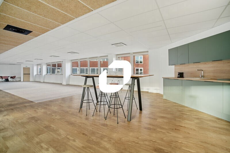 7 Rue Eugène Et Armand Peugeot, Rueil-Malmaison à louer - Photo du bâtiment - Image 3 de 19