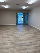 530 Moorpark Ave, Moorpark, CA for lease Interior Photo- Image 1 of 4