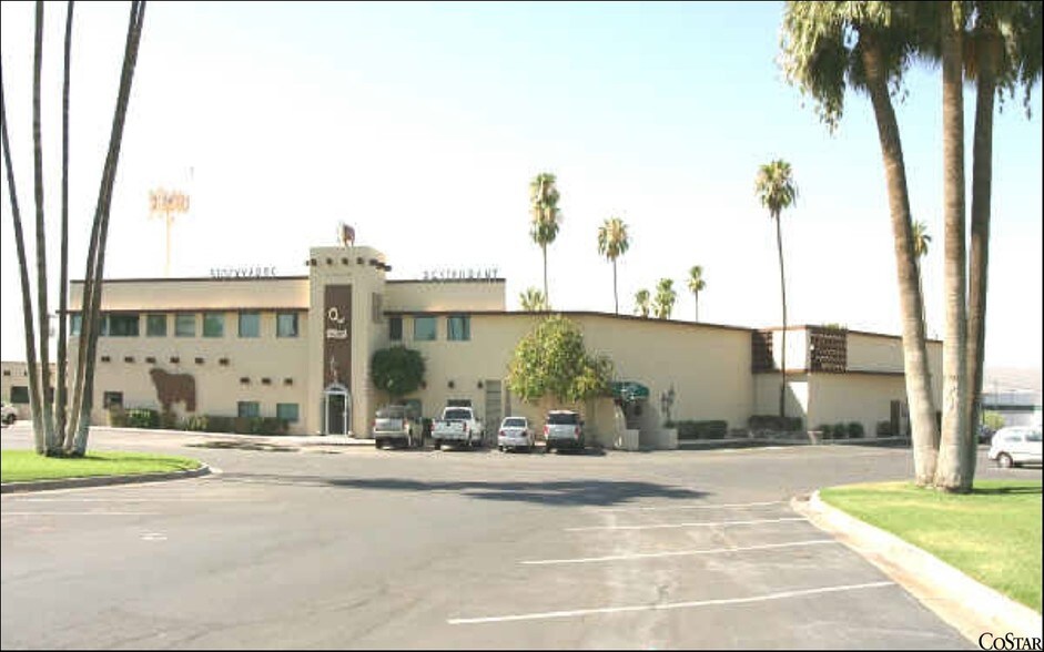 5009 E Washington St, Phoenix, AZ à vendre - Photo du bâtiment - Image 3 de 3