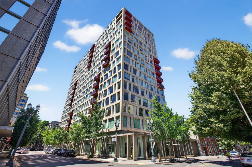 923 NW Glisan St, Portland, OR for lease - Primary Photo - Image 1 of 3