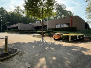 4888 S Old Peachtree Rd, Peachtree Corners, GA for lease Building Photo- Image 2 of 22