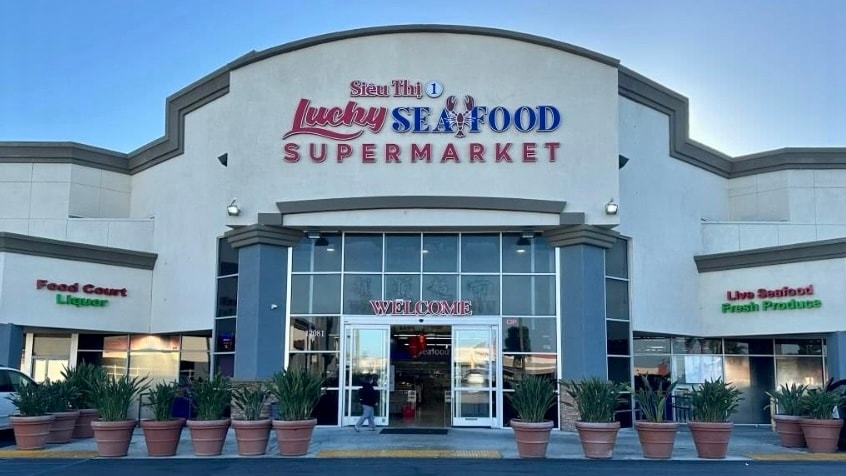 12085 Brookhurst St, Garden Grove, CA for lease - Building Photo - Image 3 of 13