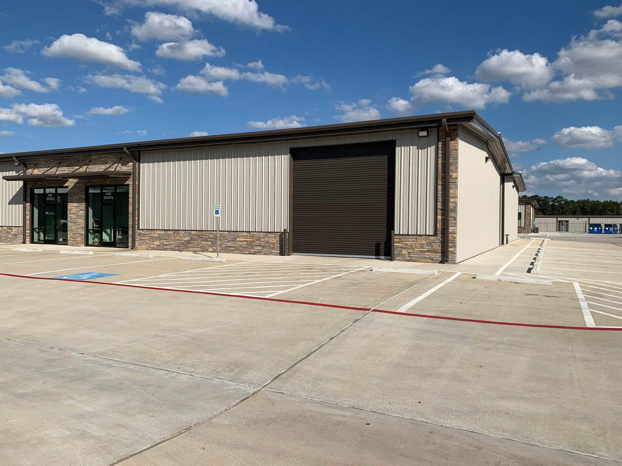 6427 Highway 105, Conroe, TX for lease Building Photo- Image 1 of 13