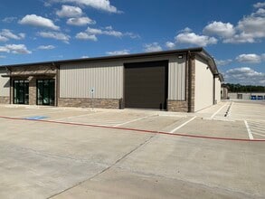 6427 Highway 105, Conroe, TX for lease Building Photo- Image 1 of 13