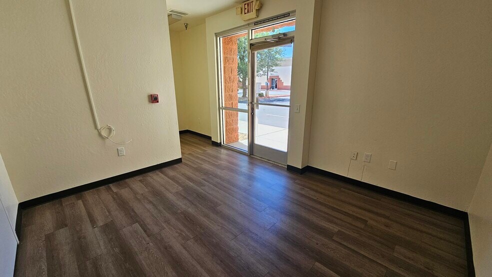 1060 N Eliseo Felix Jr Way, Avondale, AZ à louer - Photo du bâtiment - Image 3 de 8