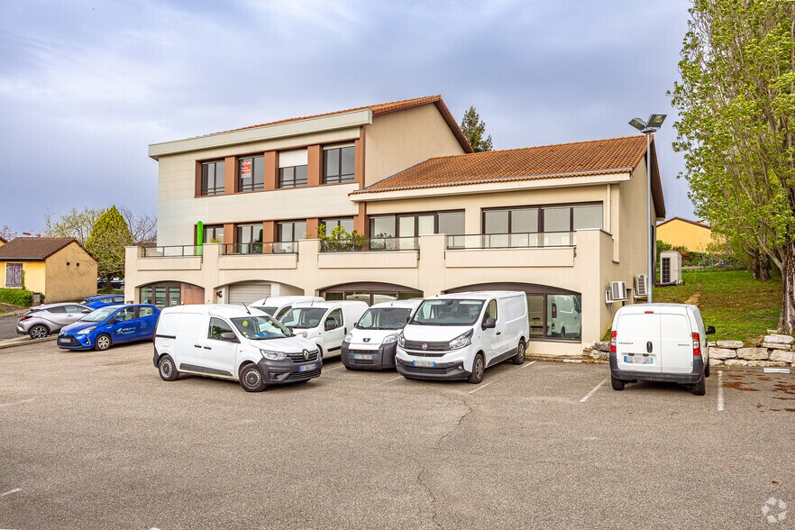 Office in Dardilly for sale - Building Photo - Image 2 of 2