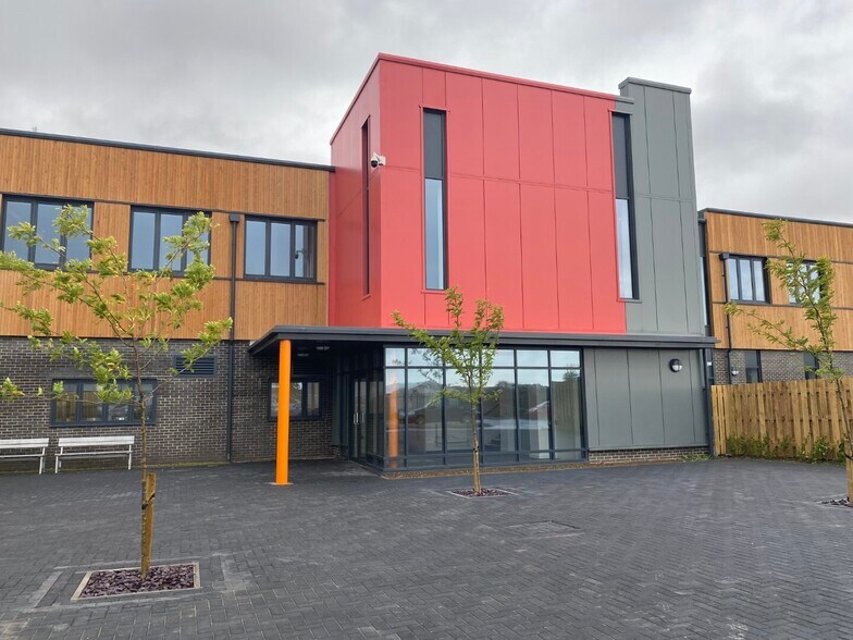 Arrowhead Rd, Ashford à louer - Photo du bâtiment - Image 1 de 19