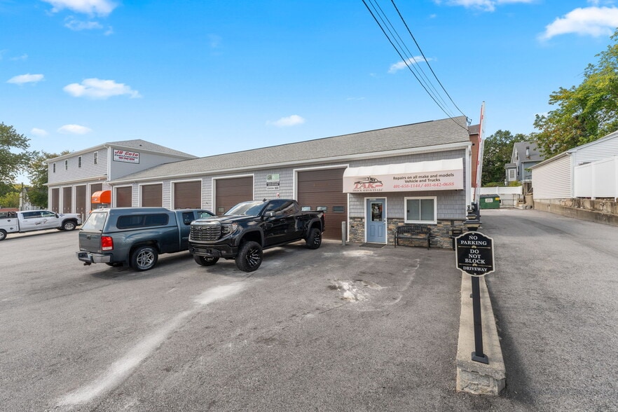 25 Grand Ave, Cumberland, RI for lease - Building Photo - Image 2 of 10