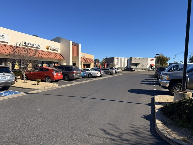 129 W Central Ave, Lompoc, CA for lease - Building Photo - Image 3 of 10