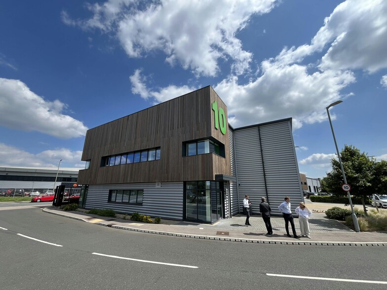 Cray Ave, Orpington for lease - Building Photo - Image 2 of 5