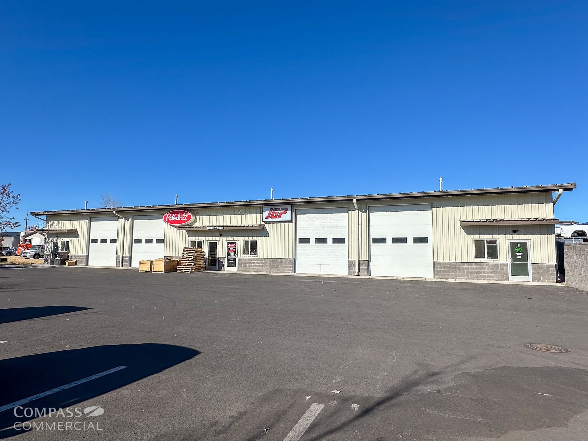 909 NE 7th St, Redmond, OR for lease Primary Photo- Image 1 of 3
