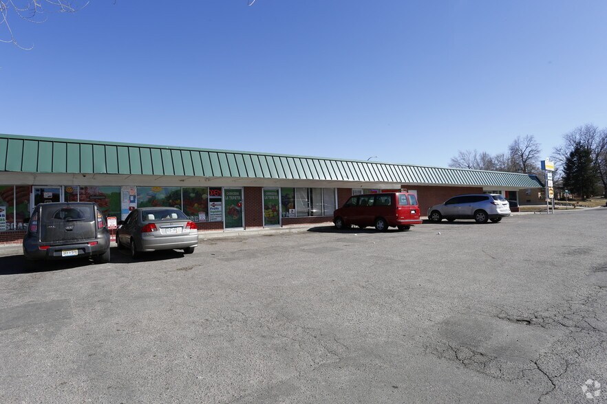 395 W Littleton Blvd, Littleton, CO à vendre - Photo du bâtiment - Image 2 de 3