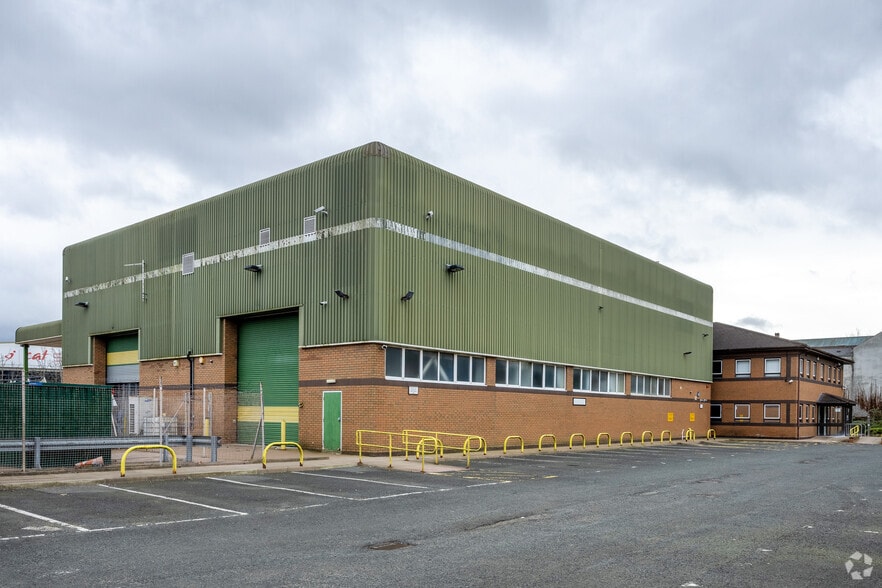 Dudley Rd, Brierley Hill à vendre - Photo du bâtiment - Image 2 de 4