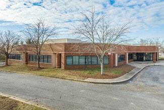 Plus de détails pour 8219 Town Center Dr, Nottingham, MD - Local d'activités à louer