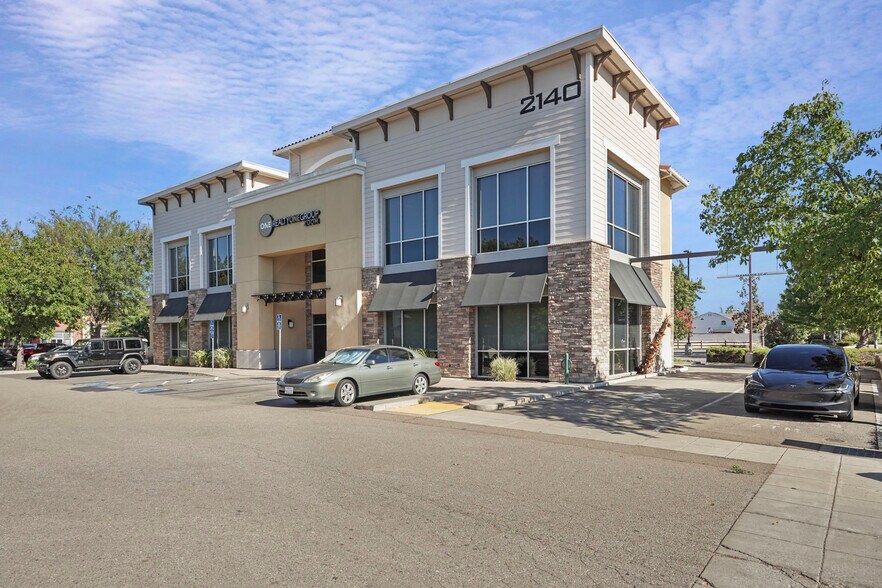 2140 W Grant Line Rd, Tracy, CA à vendre - Photo du bâtiment - Image 2 de 52