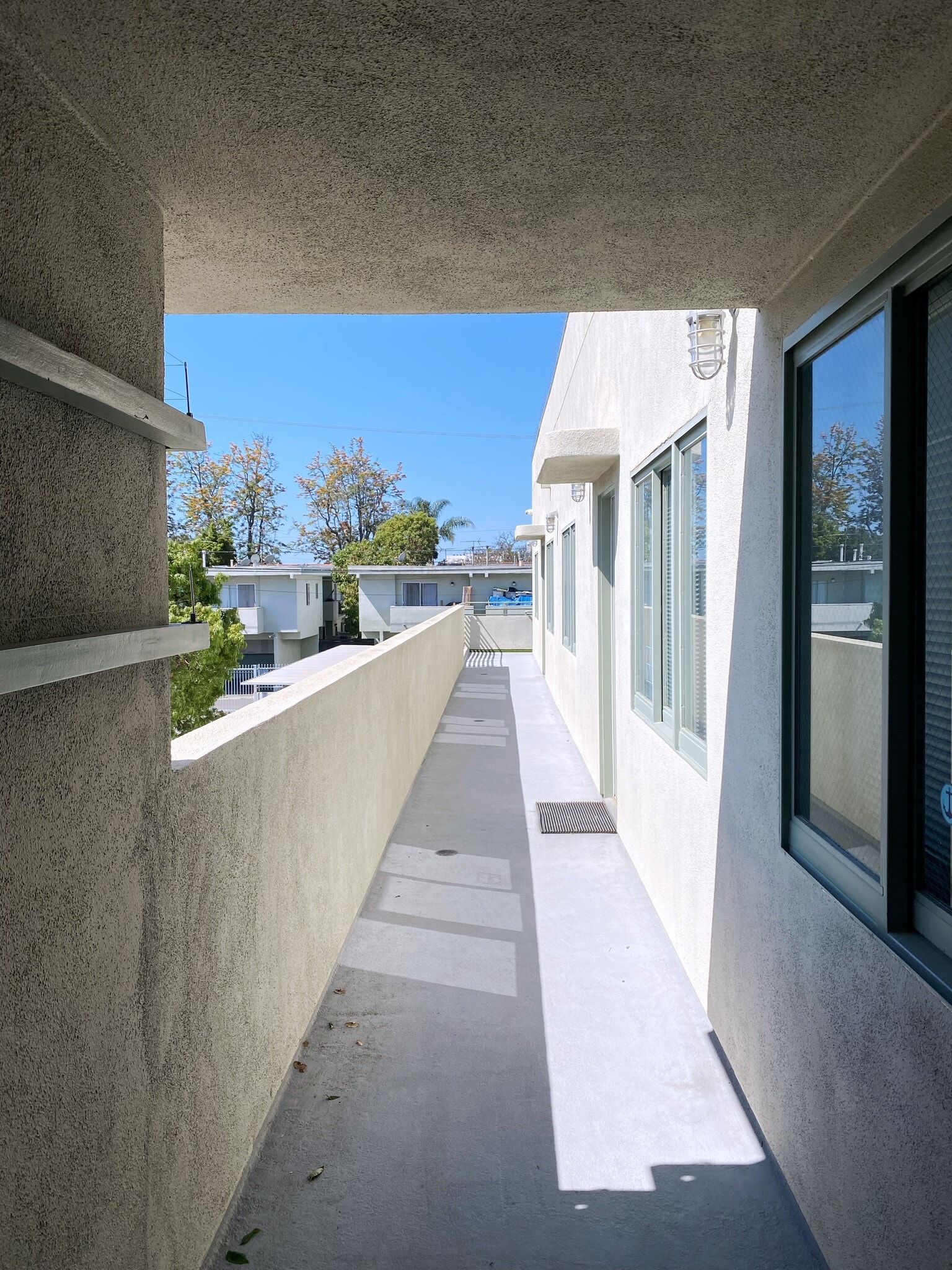 3347 Motor Ave, Los Angeles, CA for sale Interior Photo- Image 1 of 9