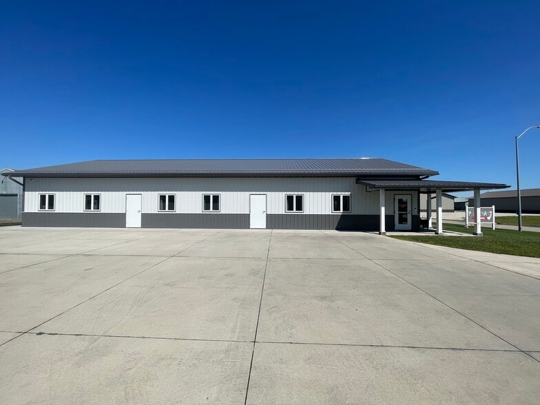 109 N 23rd St, Dakota City, NE à vendre - Photo du bâtiment - Image 2 de 23