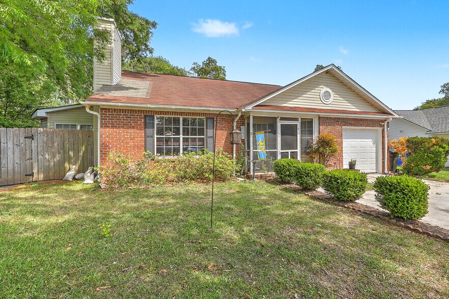 8590 Waccamaw Ct, North Charleston, SC for sale - Primary Photo - Image 1 of 1