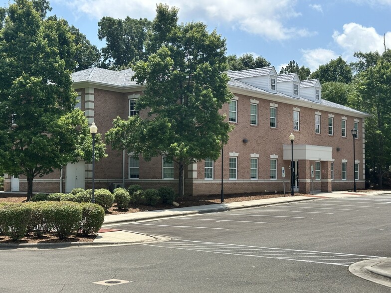 4102 Ben Franklin Blvd, Durham, NC à vendre - Photo du bâtiment - Image 3 de 20
