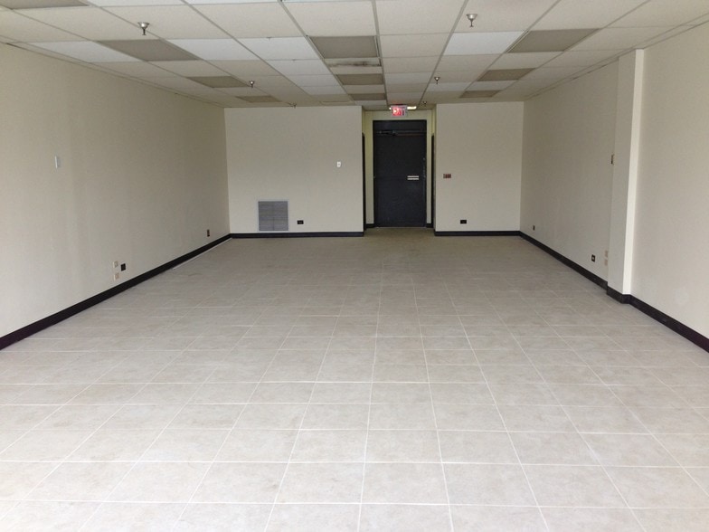 473 W Northwest Hwy, Palatine, IL for lease - Building Photo - Image 3 of 5