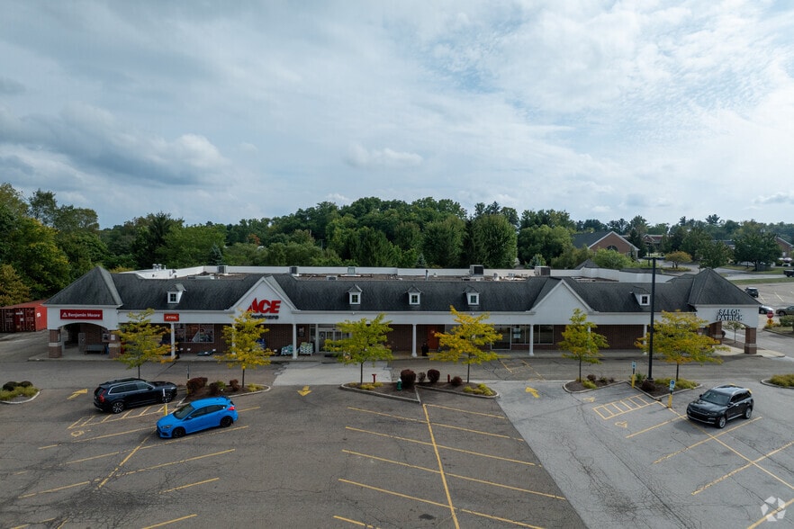 55-125 Barrington Town Square Dr, Aurora, OH for sale - Building Photo - Image 2 of 4