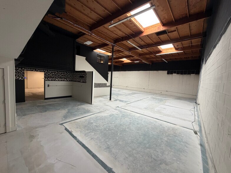 683-685 Vernon Way, El Cajon, CA à louer - Photo du bâtiment - Image 2 de 5