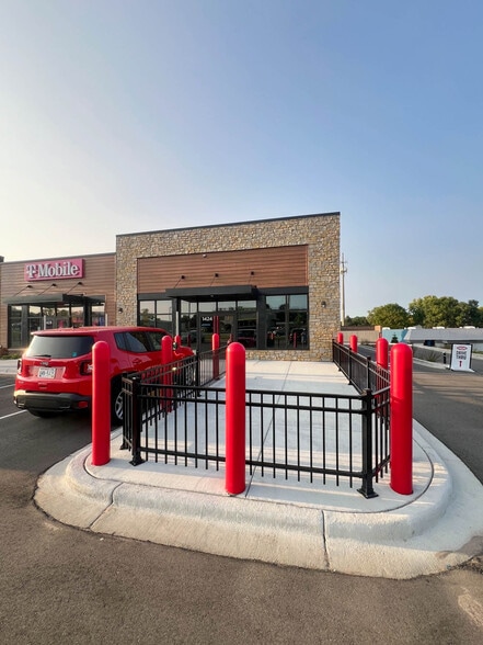 1424-1432 US Highway 51, Stoughton, WI à louer - Photo du bâtiment - Image 3 de 8