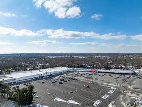 769-58 Old Country Rd, Riverhead, NY - aerial  map view