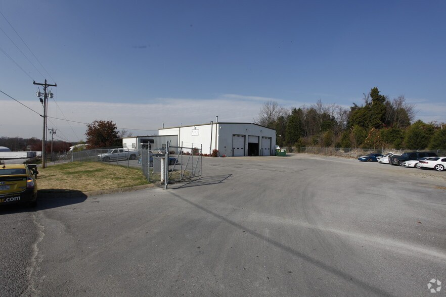 225 Fiberglass Dr, Mount Juliet, TN à louer - Photo du bâtiment - Image 3 de 31
