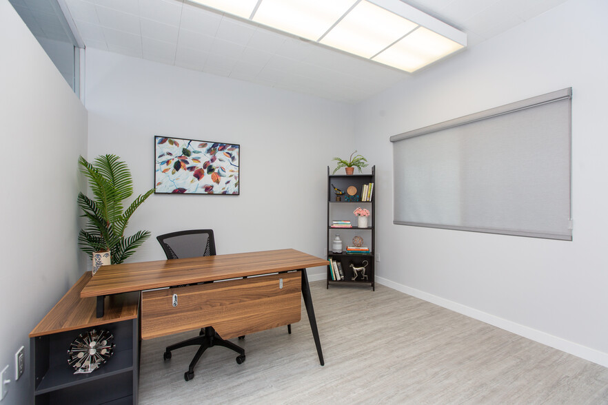 1303 W Valencia Dr, Fullerton, CA for lease - Interior Photo - Image 2 of 10