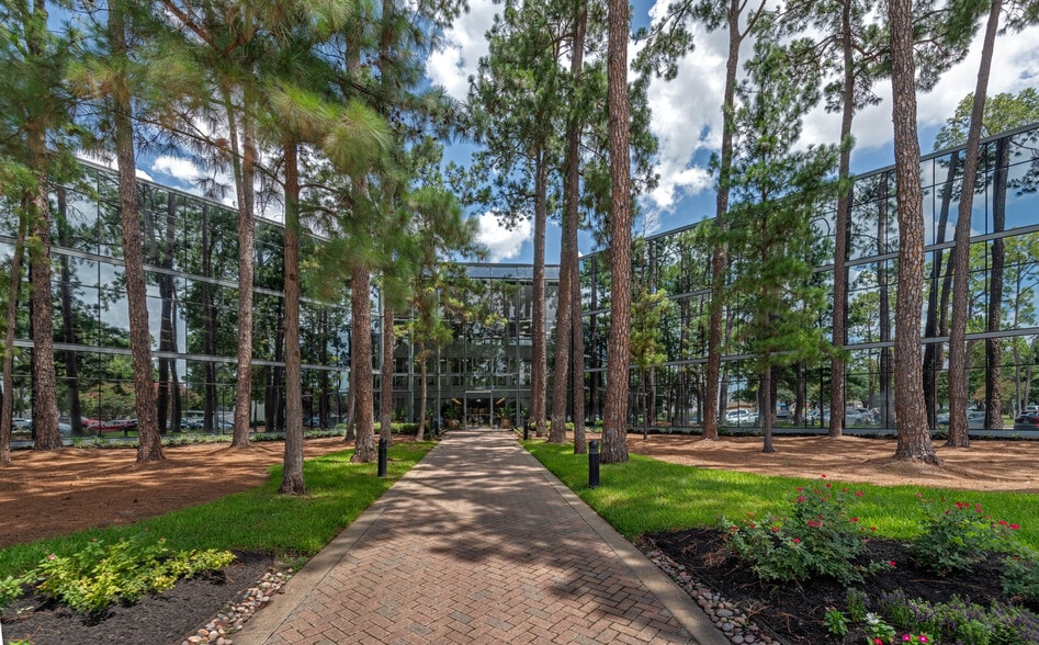 15990 N Barkers Landing Rd, Houston, TX for lease - Primary Photo - Image 1 of 18