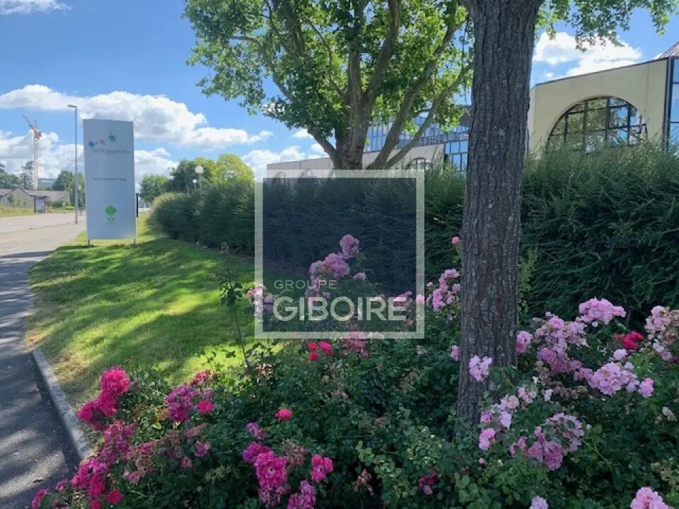 Office in Cesson-Sévigné for lease Primary Photo- Image 1 of 4
