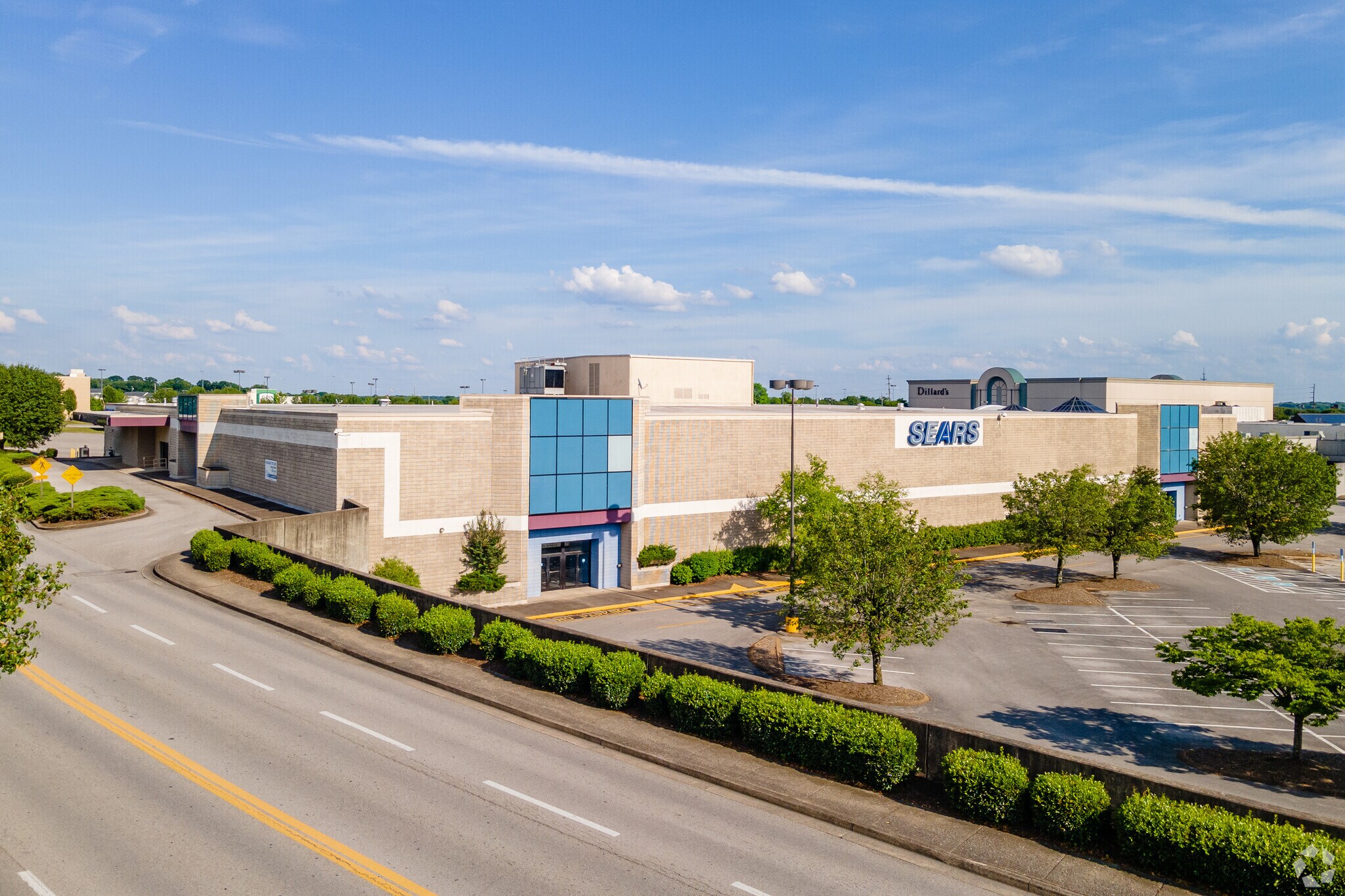 1000 Rivergate Pkwy, Goodlettsville, TN for lease Primary Photo- Image 1 of 42