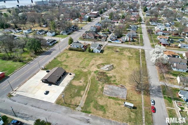 613 E 5th St, Metropolis, IL à vendre - Photo du bâtiment - Image 2 de 10