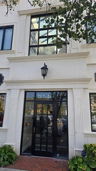 214 W Park Ave, Long Beach, NY for lease - Building Photo - Image 1 of 3