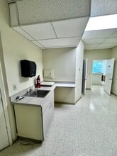 3550 University Blvd S, Jacksonville, FL à louer Photo intérieure- Image 2 de 5