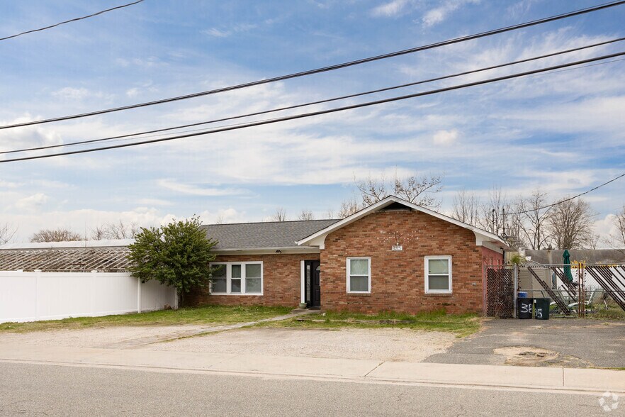 385 Silver Ln, Oceanside, NY à vendre - Photo principale - Image 1 de 7