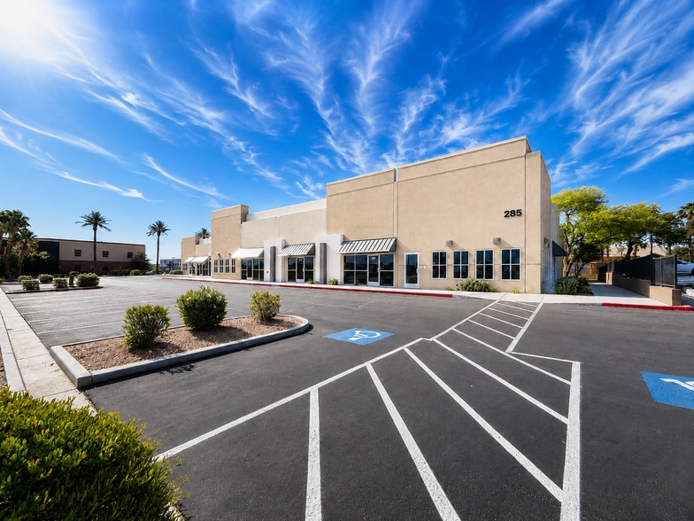 295 E Warm Springs Rd, Las Vegas, NV for lease - Building Photo - Image 3 of 4