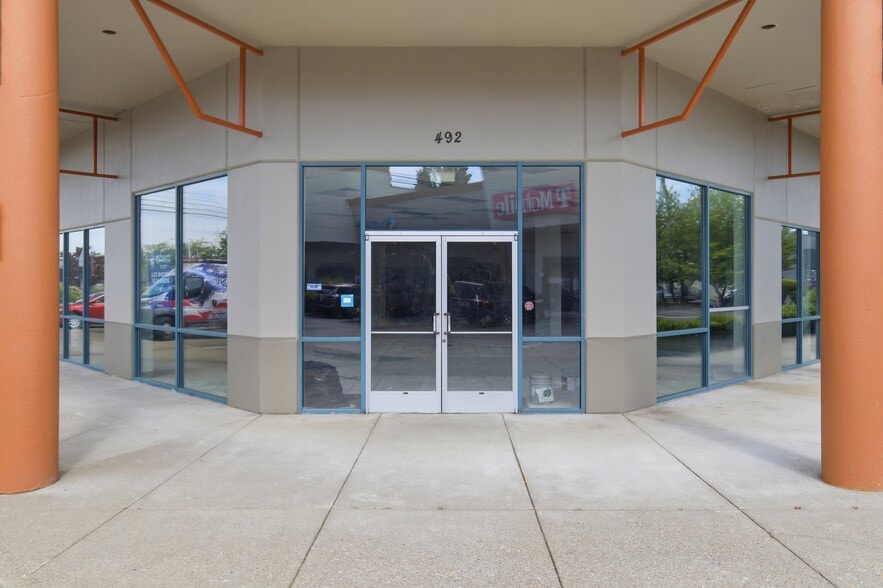 484-486 Lancaster Dr NE, Salem, OR for lease - Building Photo - Image 3 of 12