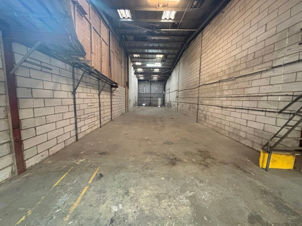 Hazel Rd, Southampton for lease Interior Photo- Image 1 of 3