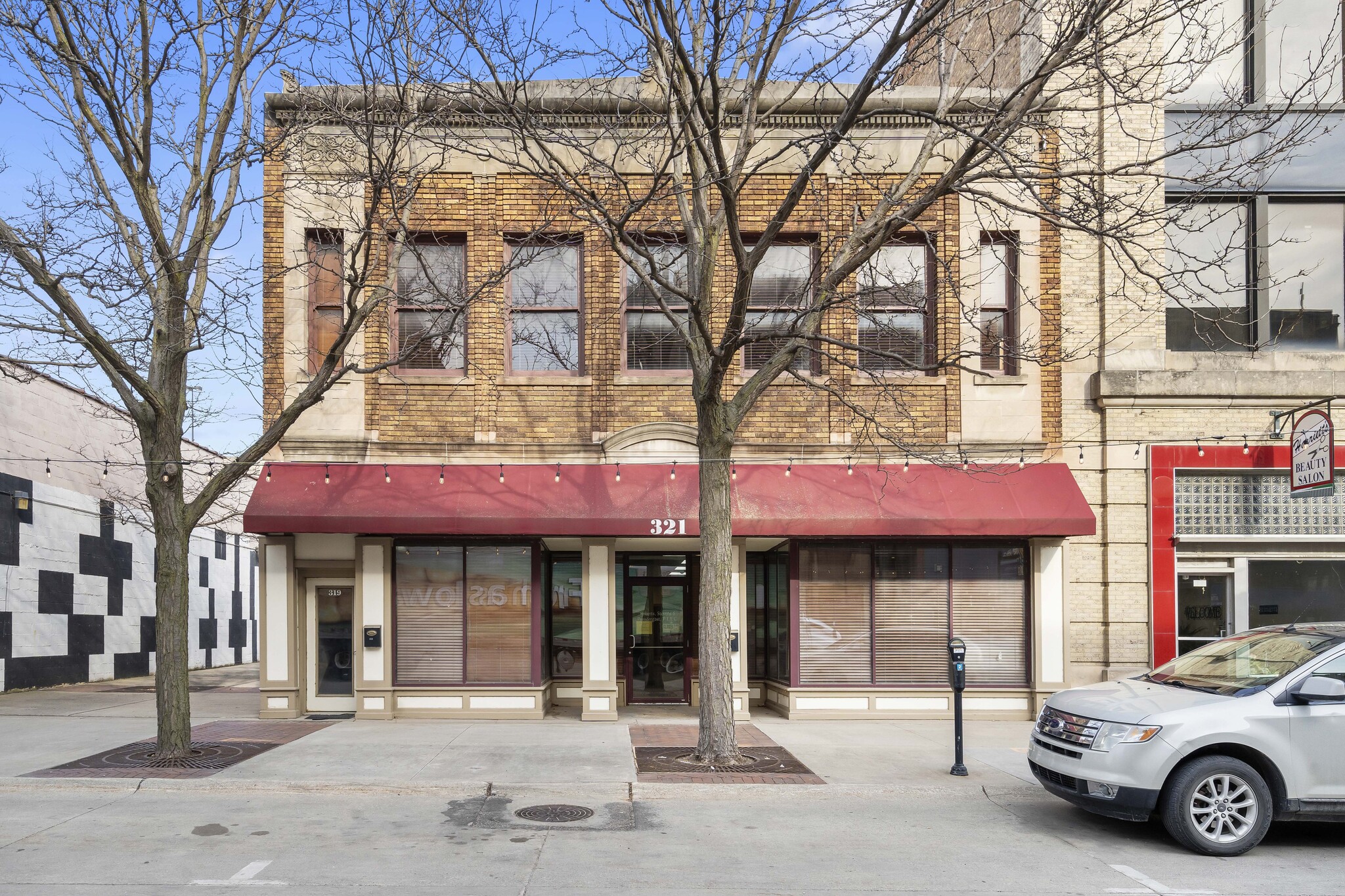 319 E 4th St, Waterloo, IA à vendre Photo du bâtiment- Image 1 de 1