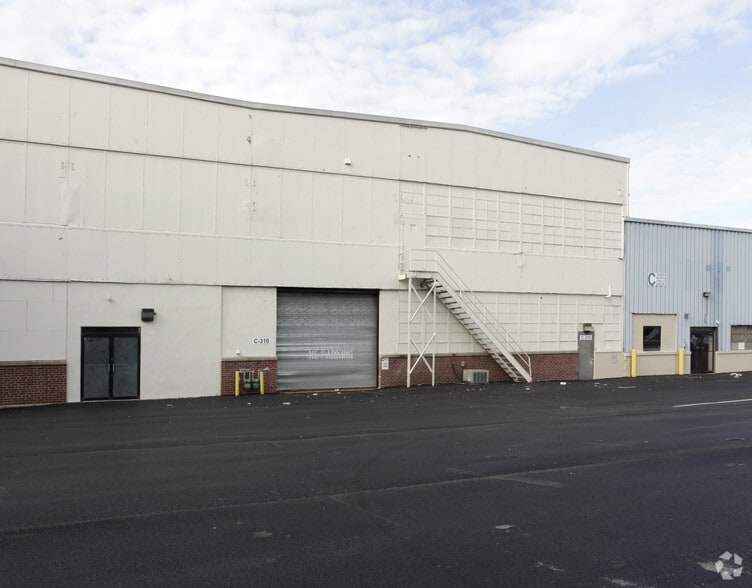 310 Circle Dr, Oaks, PA for lease - Building Photo - Image 2 of 4